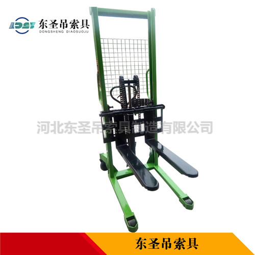 手動(dòng)液壓堆高車(chē)供應(yīng)廠家展示三款不同產(chǎn)品對(duì)比圖--河北東圣吊索具制造有限公司--小型攪拌機(jī)|石材夾具|液壓堆高車(chē)|手動(dòng)叉車(chē)
