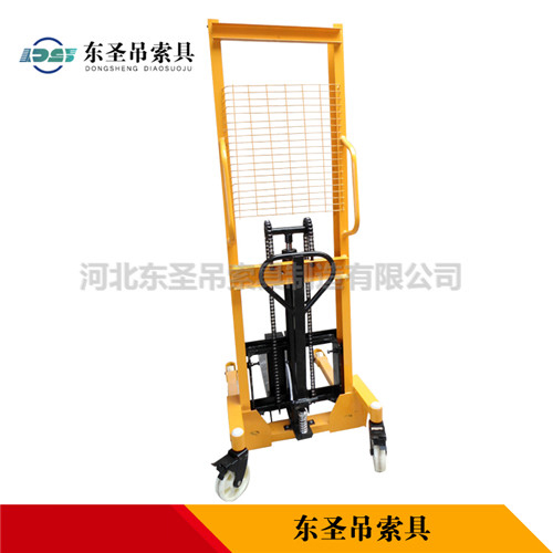 手動(dòng)液壓堆高車(chē)供應(yīng)廠家展示三款不同產(chǎn)品對(duì)比圖--河北東圣吊索具制造有限公司--小型攪拌機(jī)|石材夾具|液壓堆高車(chē)|手動(dòng)叉車(chē)