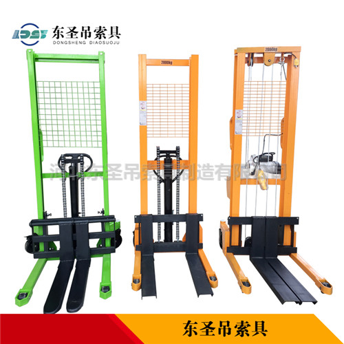 小型手動(dòng)液壓堆高車使用輕巧便捷與設(shè)計(jì)方案何關(guān)系？--河北東圣吊索具制造有限公司--小型攪拌機(jī)|石材夾具|液壓堆高車|手動(dòng)叉車